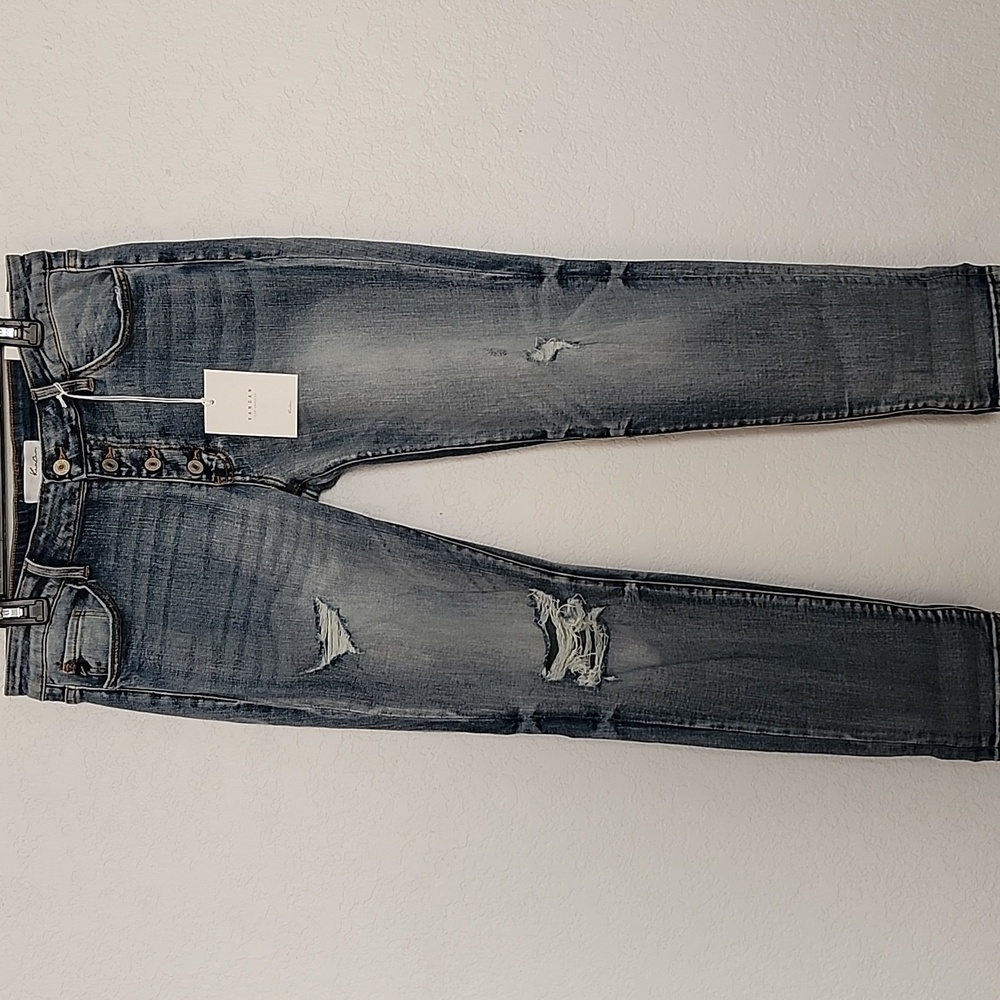 Women Kancan Jeans Relaxed Straight Distressed Light Wash Button Fly NWT 11/29